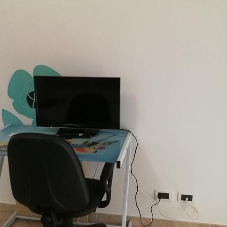 Camera Privata Otel Pomezia Dış mekan fotoğraf