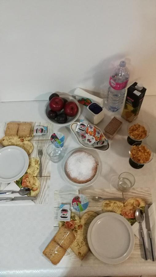 Camera Privata Otel Pomezia Dış mekan fotoğraf