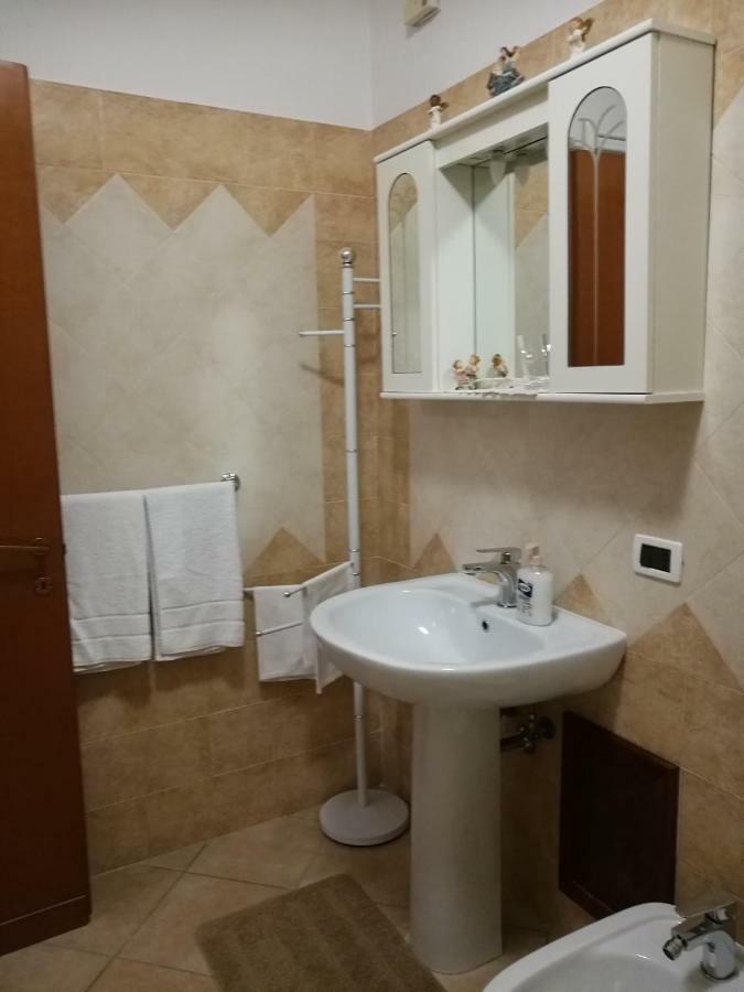 Camera Privata Otel Pomezia Dış mekan fotoğraf