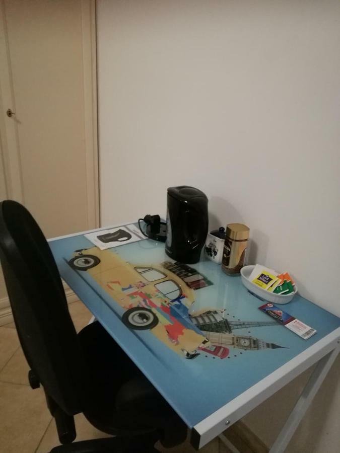 Camera Privata Otel Pomezia Dış mekan fotoğraf