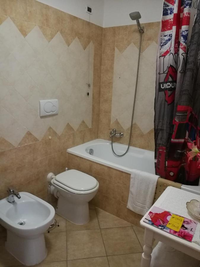 Camera Privata Otel Pomezia Dış mekan fotoğraf