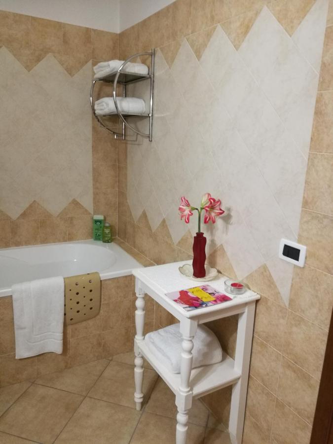Camera Privata Otel Pomezia Dış mekan fotoğraf